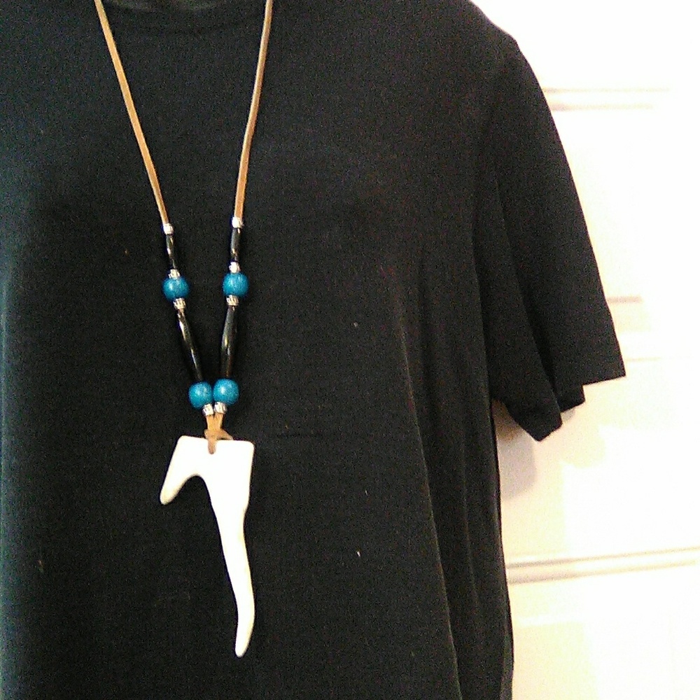 New authentic deer antler necklace